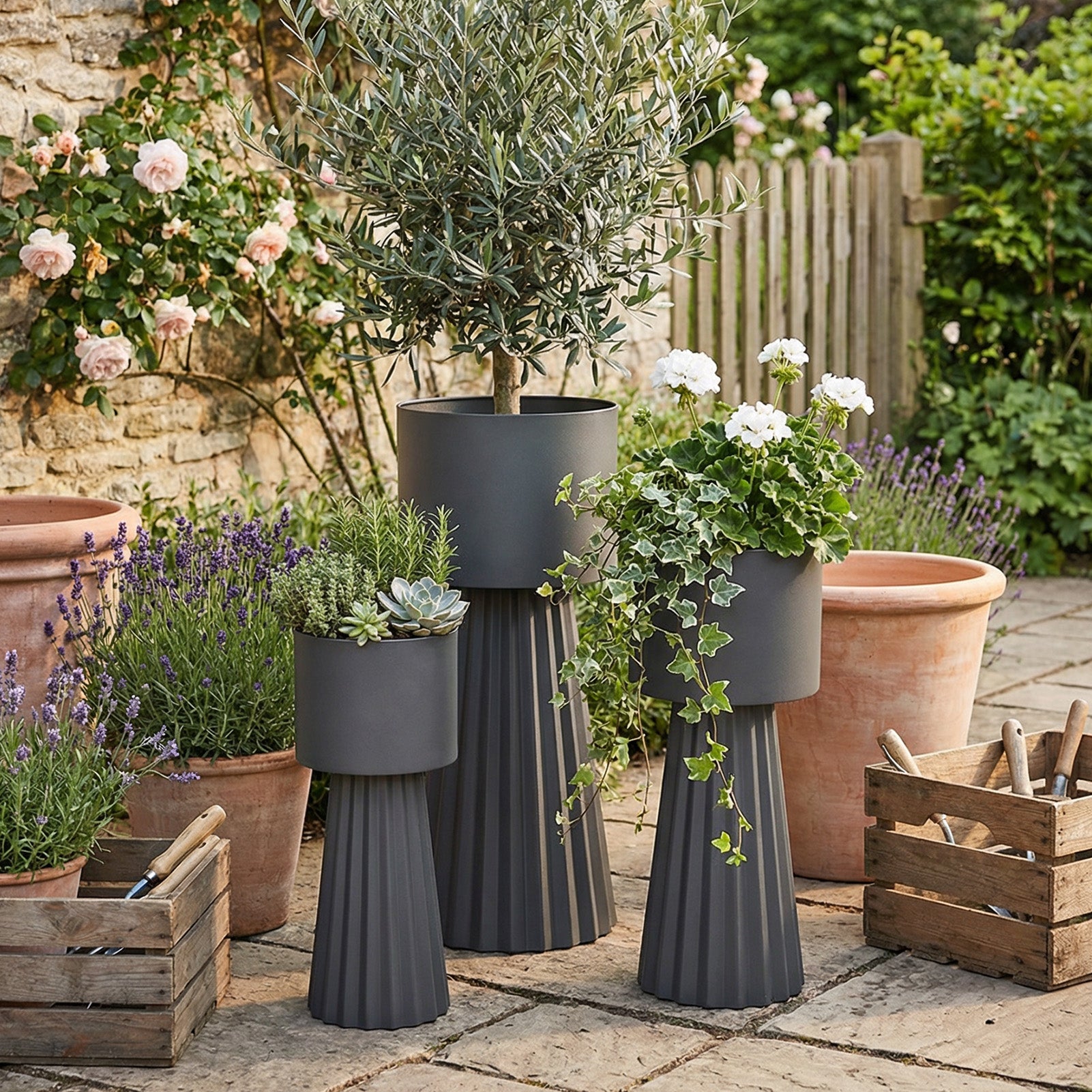 Metal Plant Pots with Stand — Set of Three