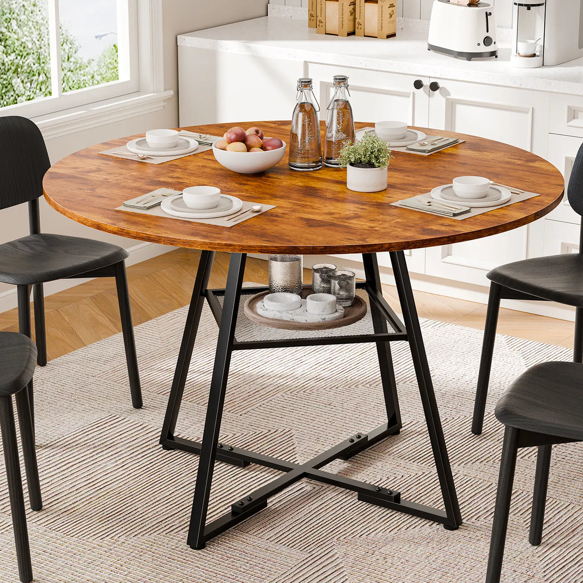 Round table, suitable for 4 to 6 people, a space-saving kitchen table